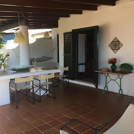 Anna Maria Villa *